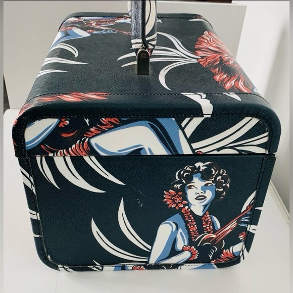 PRADA HULA GIRL Hawaiian Print Saffiano Leather Hard Beauty/Make-up Case - Picture 2 of 10